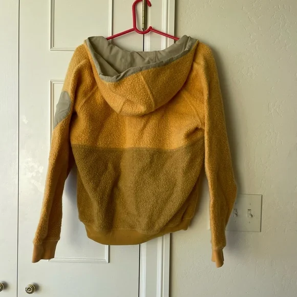 outdoor voices MegaFleece Half-Zip Hoodie in Sunflower / Dijon Size S - Picture 3 of 6